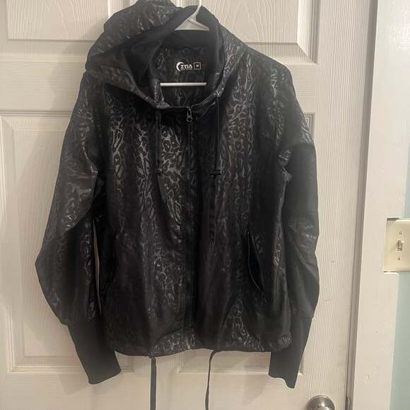 ZYIA Active Jackets & Blazers - ZYIA Active Black Cheetah Print Bomber Windbreaker Jacket Size M Activewear